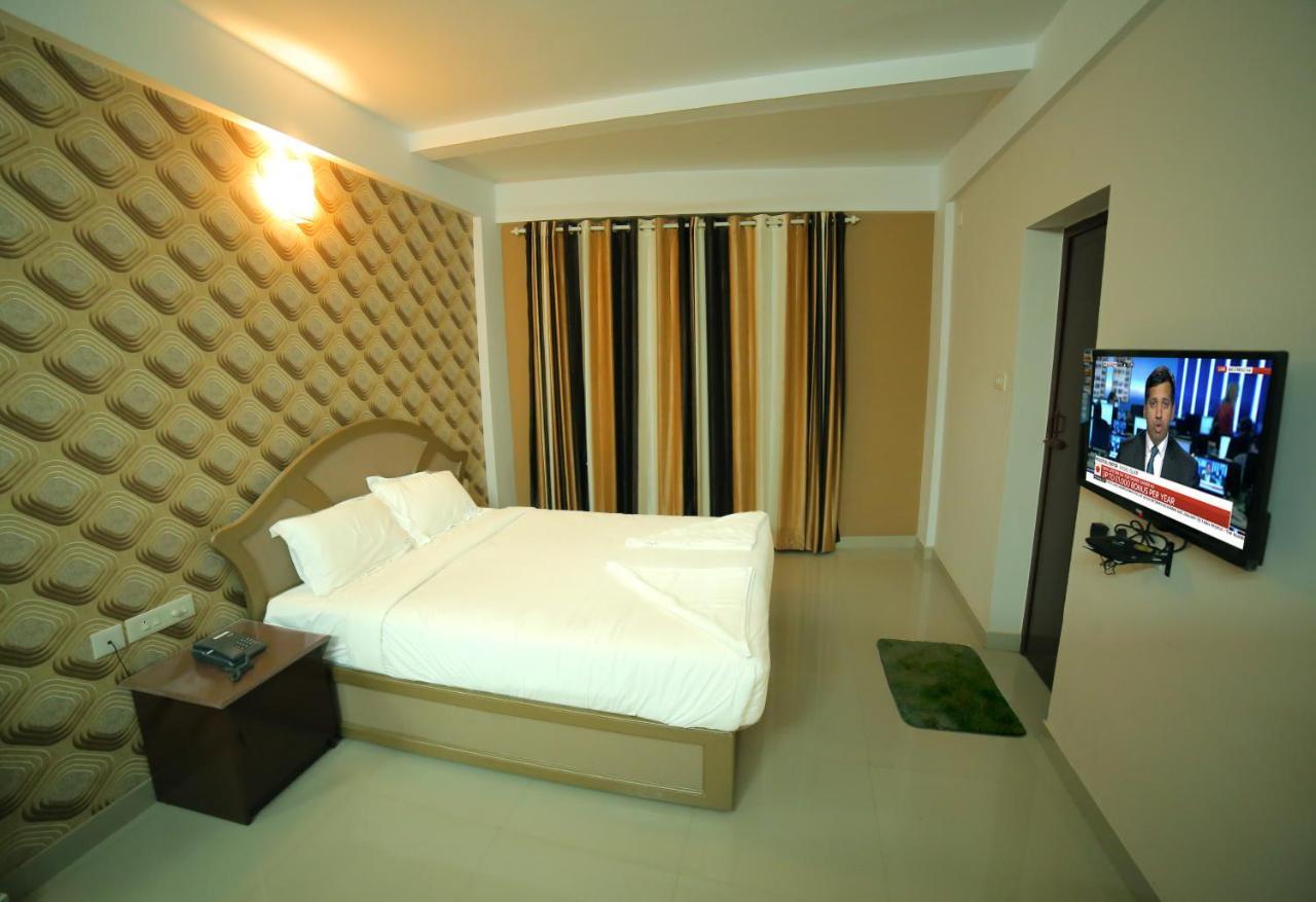 Hotel Falcon Thiruvananthapuram Екстериор снимка