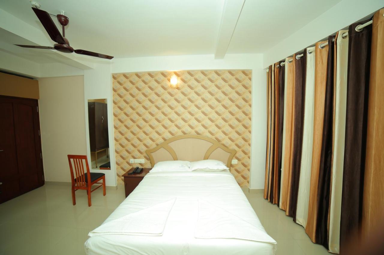 Hotel Falcon Thiruvananthapuram Екстериор снимка