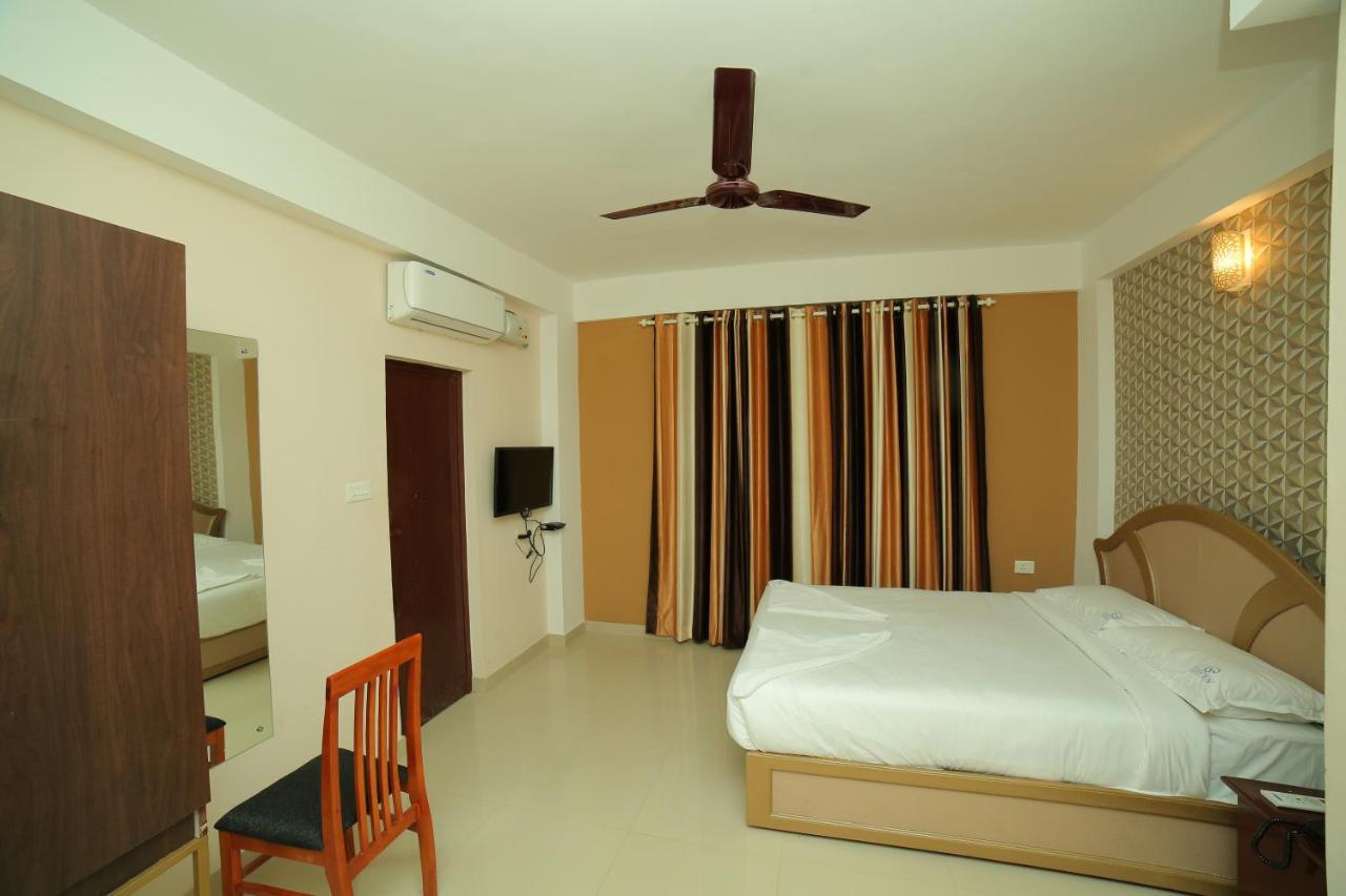 Hotel Falcon Thiruvananthapuram Екстериор снимка