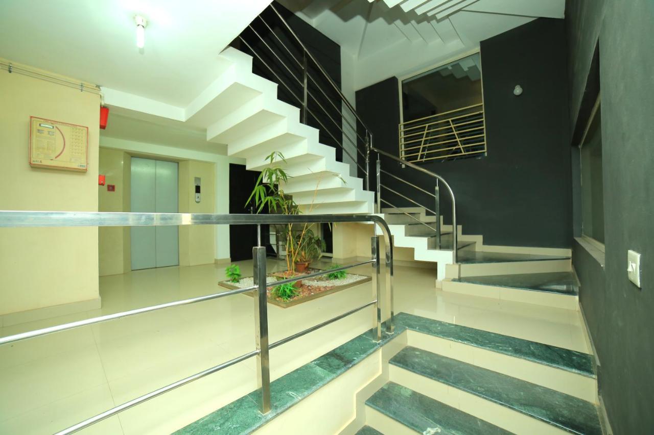 Hotel Falcon Thiruvananthapuram Екстериор снимка