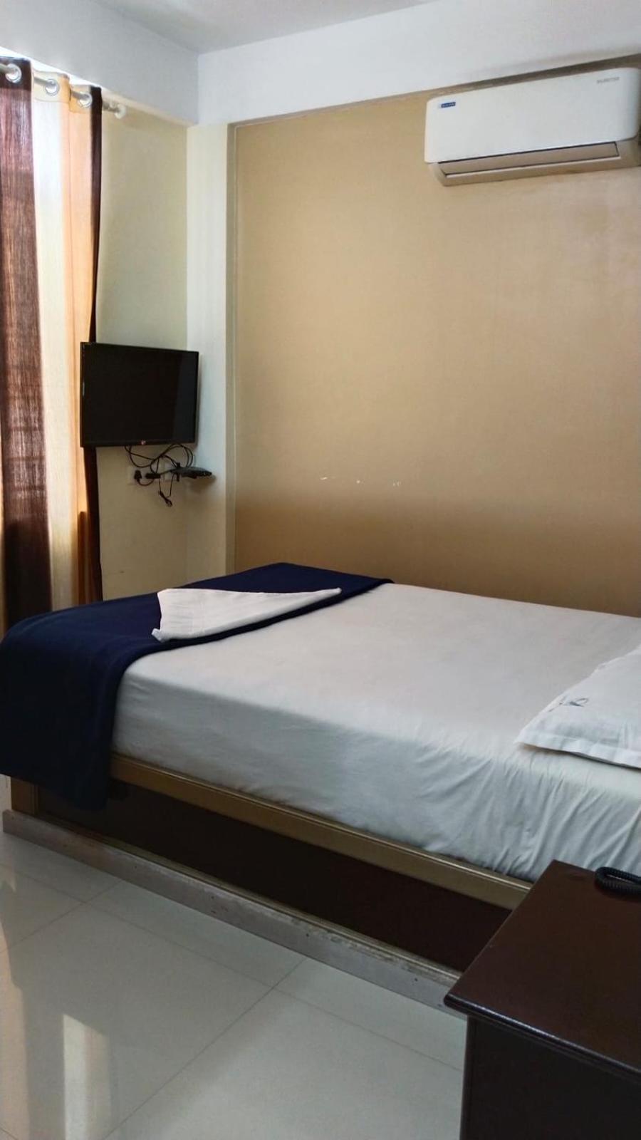 Hotel Falcon Thiruvananthapuram Екстериор снимка