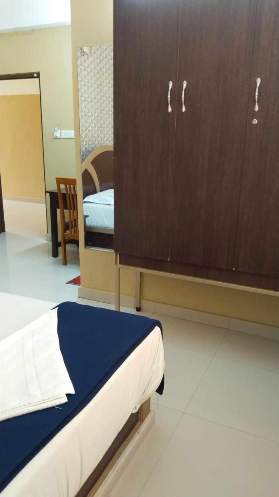 Hotel Falcon Thiruvananthapuram Екстериор снимка
