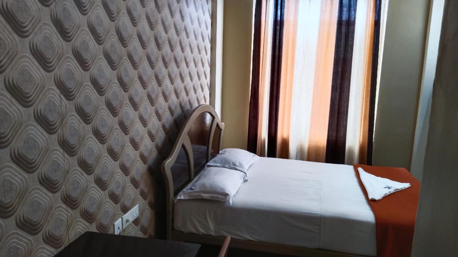 Hotel Falcon Thiruvananthapuram Екстериор снимка