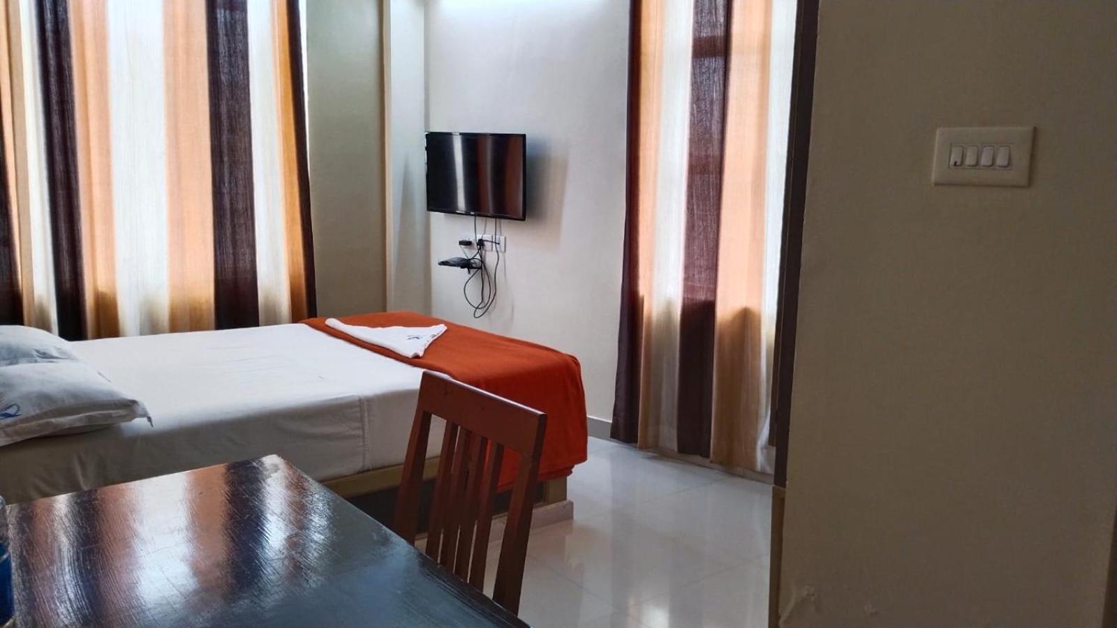 Hotel Falcon Thiruvananthapuram Екстериор снимка